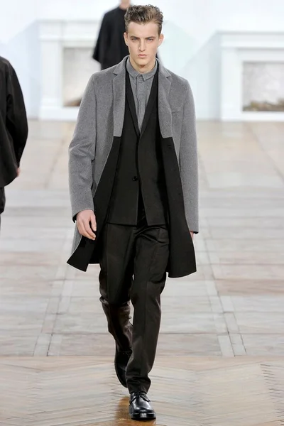 Look 8